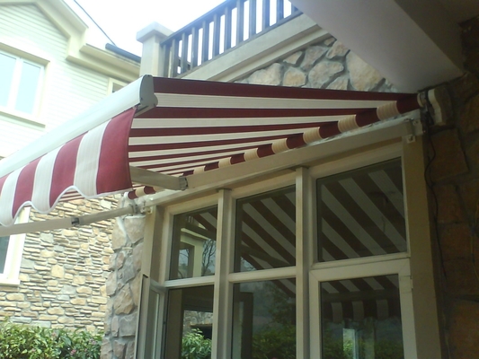 Fully Open Sunshade Awning in Polyester with Customized Colors and Sail Material