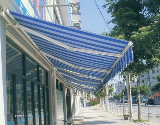 Fully Open Sunshade Awning in Polyester with Customized Colors and Sail Material